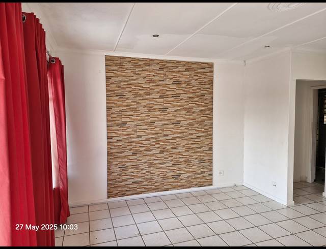 2 BEDROOM SIMPLEX FOR SALE IN MALVERN